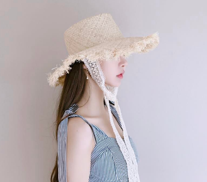 韓国の夏は上品な麦わら帽子