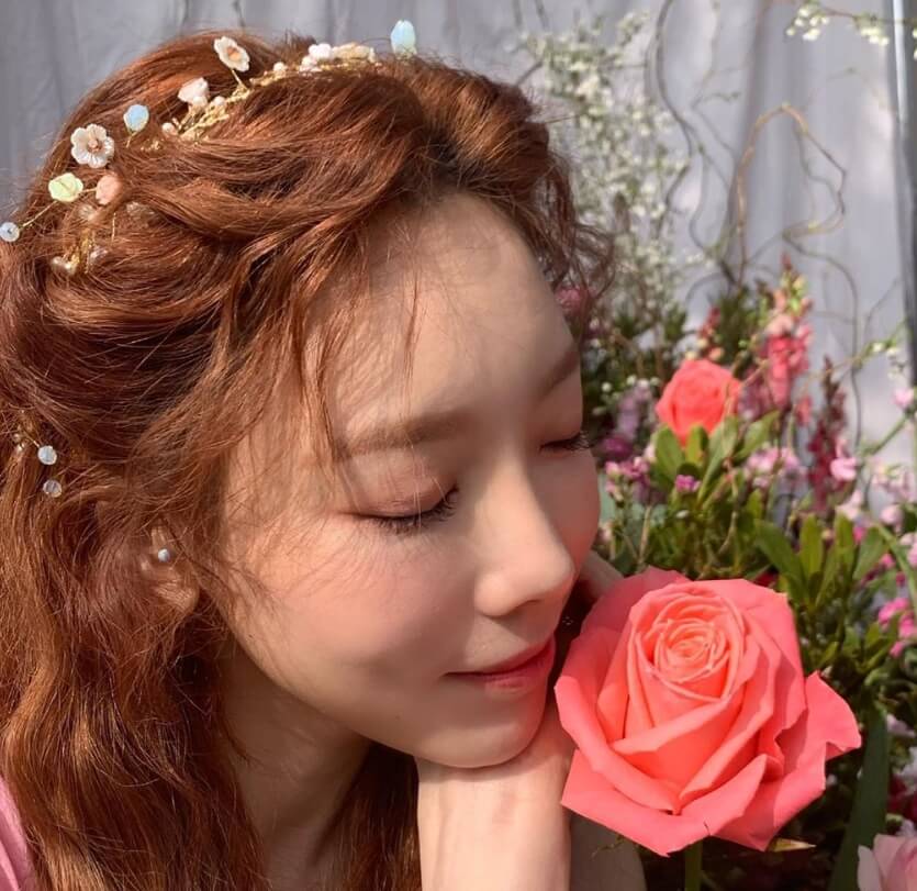 韓国では花モチーフのヘアアクセサリーが流行りそう♪